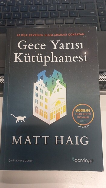 Gece yarısı kütüphanesi 