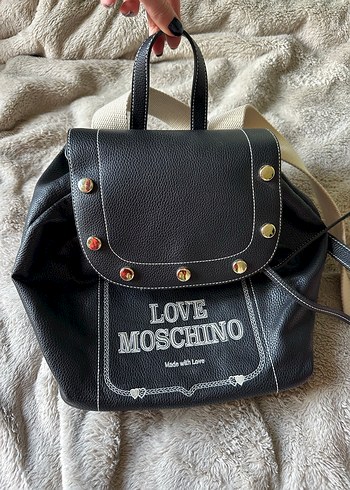 Love Moschino