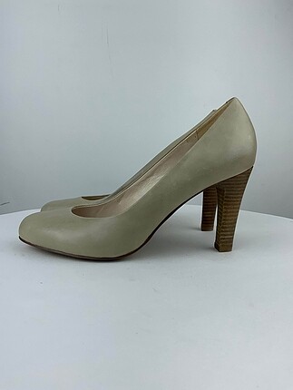 Diğer Stiletto %70 İndirimli.