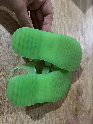 24 Beden Erkek çocuk sandalet