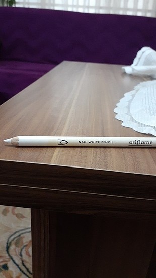 Tırnak beyazlatma kalemi