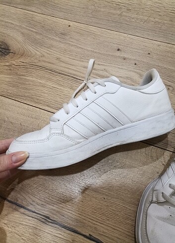 Adidas sneaker