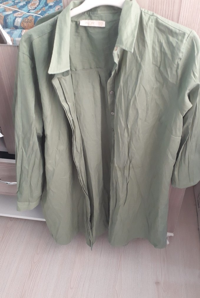 Düğmeli Uzun Kollu Yeşil Keten Gömlek - Görsel 2