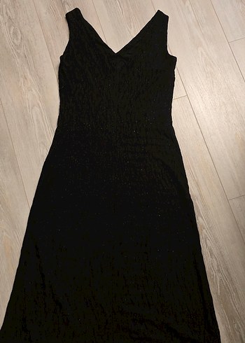 Siyah V Yaka Uzun Pilili Gotik Elbise