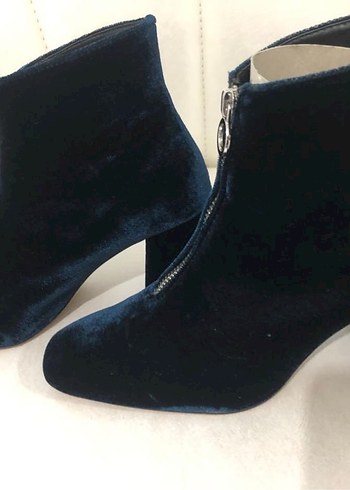Zara Kadın Lacivert Süet Fermuarlı Topuklu Bot