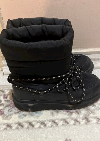 H&M Siyah Kürklü Kadın Bot