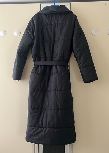Siyah şişme mont - Görsel 8