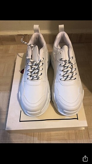 Sneaker