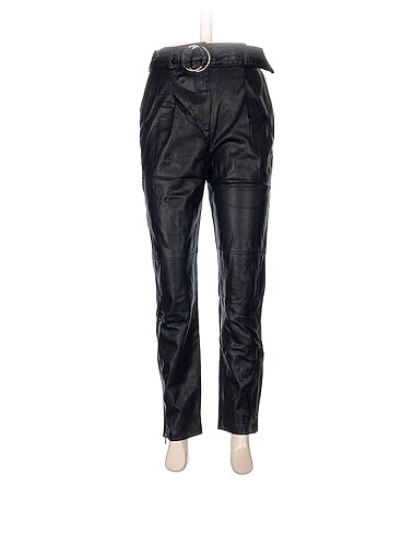 Bershka Kumaş Pantolon %70 İndirimli.