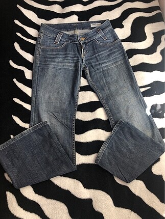 Lee Marka Jean