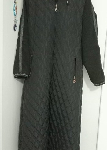 Uzun Siyah Kapitone Kadın Ceket - Görsel 4