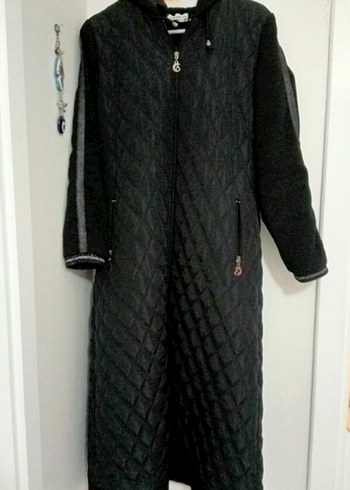 Uzun Siyah Kapitone Kadın Ceket - Görsel 3