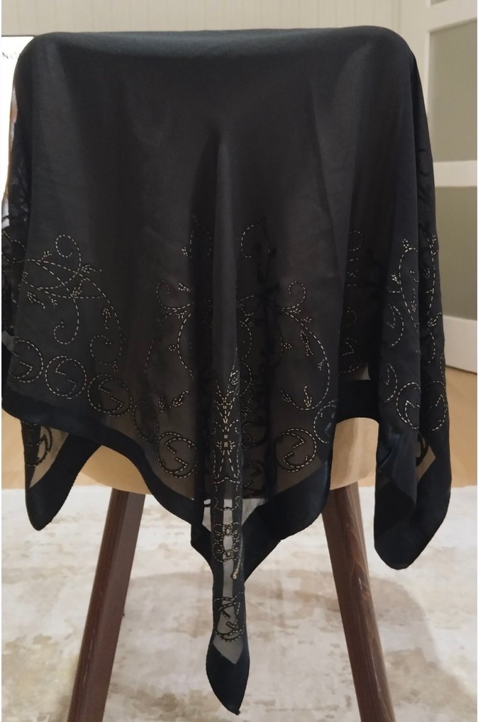 Sirma İşlemeli Siyah İpek Kadın Eşarp - Görsel 4
