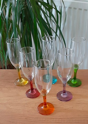 Renkli Ayaklı Altı Adet  bardak - Görsel 2