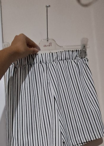 Furla Çizgili Pilili Kadın Mini Şort Cepli