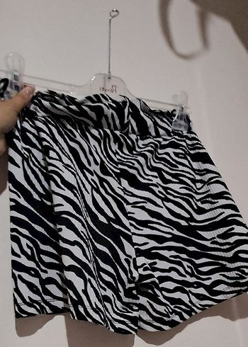 Furla Zebra Desenli Kadın Mini Kumaş Şort Cepli