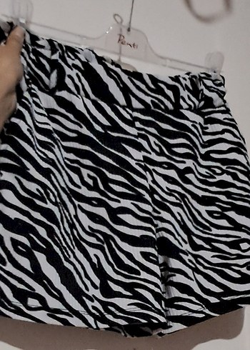 Zebra Desenli Kadın Mini Kumaş Şort Cepli