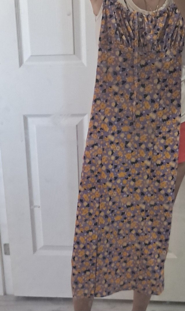 Mor Çiçekli Uzun Askılı Günlük Elbise yırtmaçlı - Görsel 4