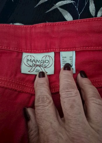 Kırmızı Mini Denim Kemerli Kadın Pantolon - Görsel 4