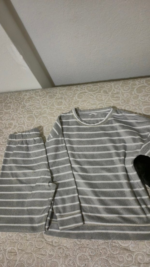 Gri Çizgili Uzun Kollu Rahat Pijama Takımı - Görsel 2