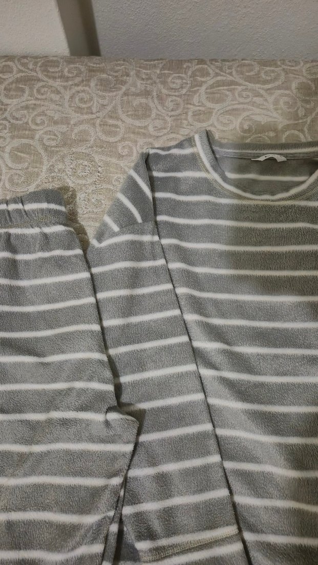 Gri Çizgili Uzun Kollu Rahat Pijama Takımı - Görsel 4