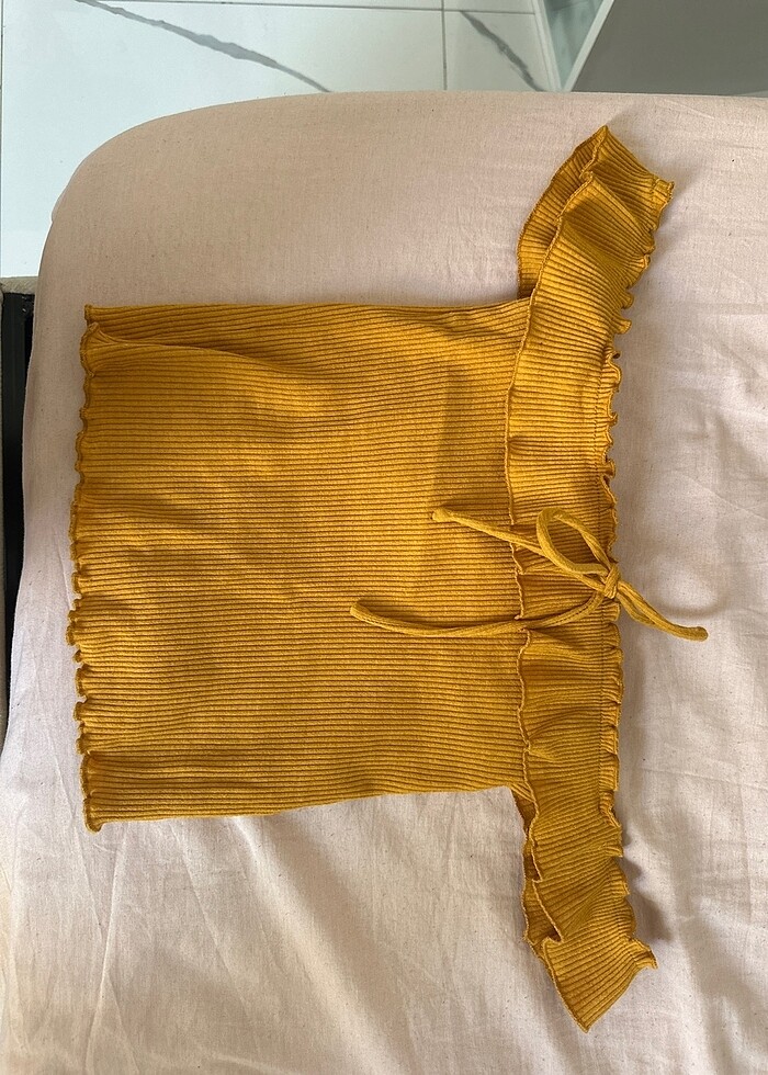 bershka fırfırlı crop - Görsel 3