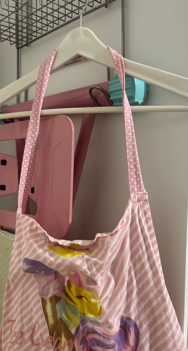 Pembe Baskılı Mutfak Önlüğü - Görsel 2