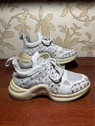 Louis Vuitton Spor ayakkabı