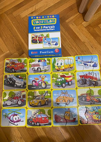 Çocuklar için Renkli Taşıtlar Puzzle Kartları