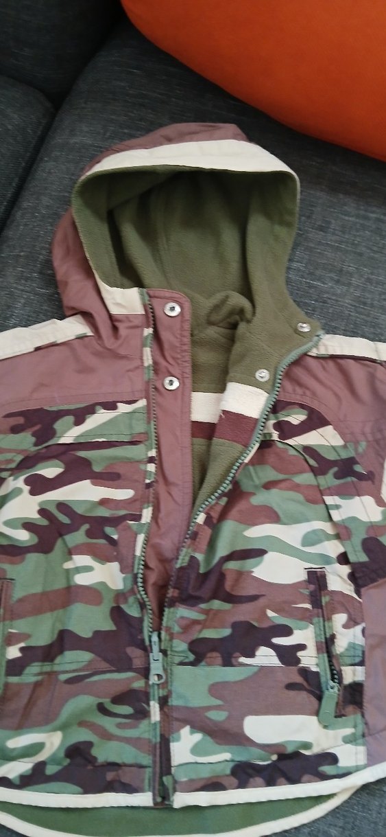 Erkek Çocuk Kamuflaj Desenli Kapüşonlu Mont - Görsel 2