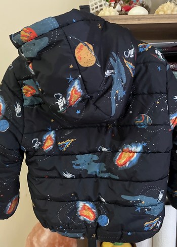 Erkek Çocuk Siyah Desenli Mont - Görsel 4