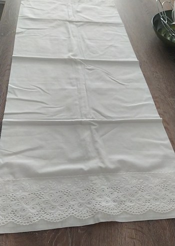 delik işi Nakışlı Beyaz Gri Yatak Örtüsü
