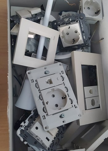 Beyaz Elektrik Prizi ve Telefon Jakı - Görsel 3