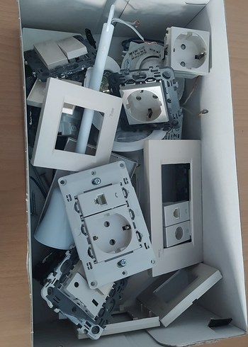 Beyaz Elektrik Prizi ve Telefon Jakı - Görsel 4