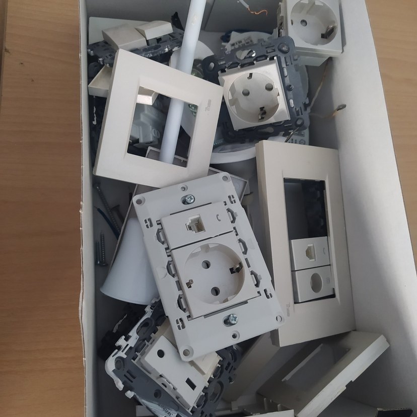 Beyaz Elektrik Prizi ve Telefon Jakı - Görsel 3