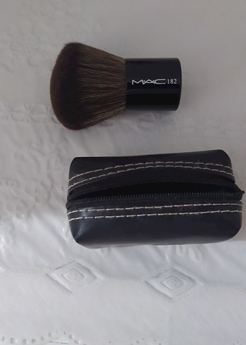 MAC 182 Koyu Kıllı Makyaj Fırçası - Görsel 2