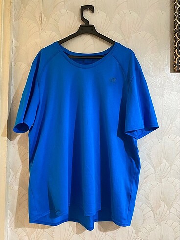 Mavi tişört