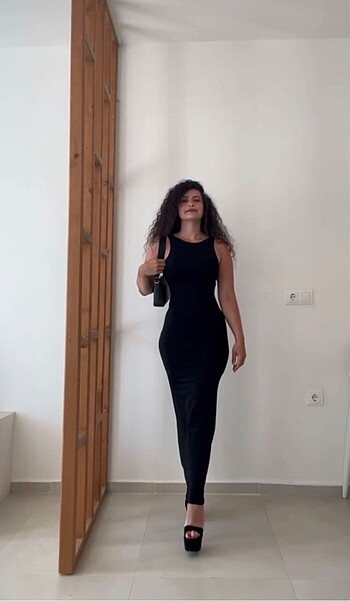 Siyah Uzunn Elbise