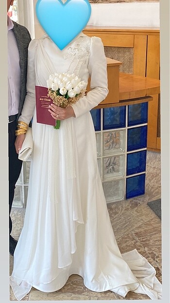 Pelerinli tesettür nikah elbisesi