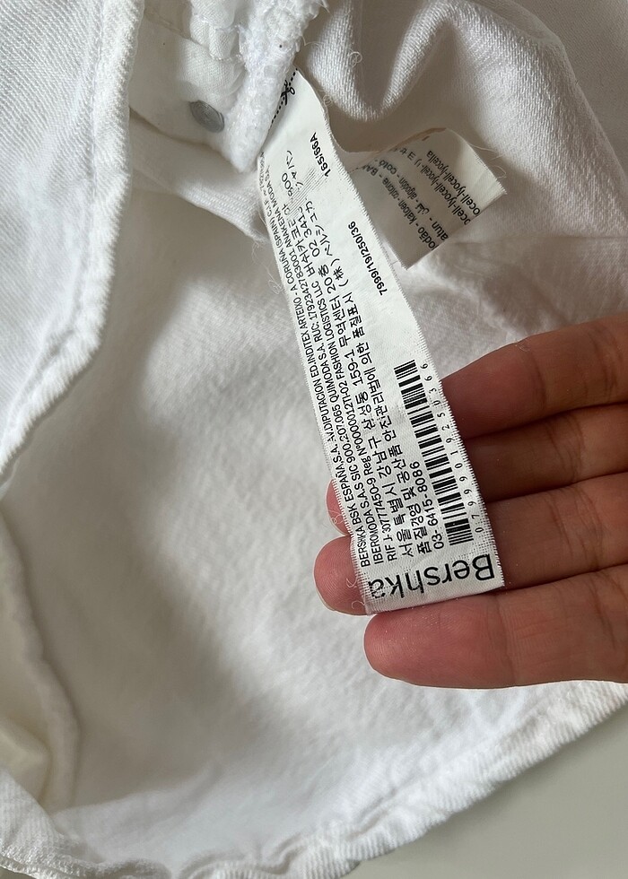 Bershka marka kadın şort - Görsel 3