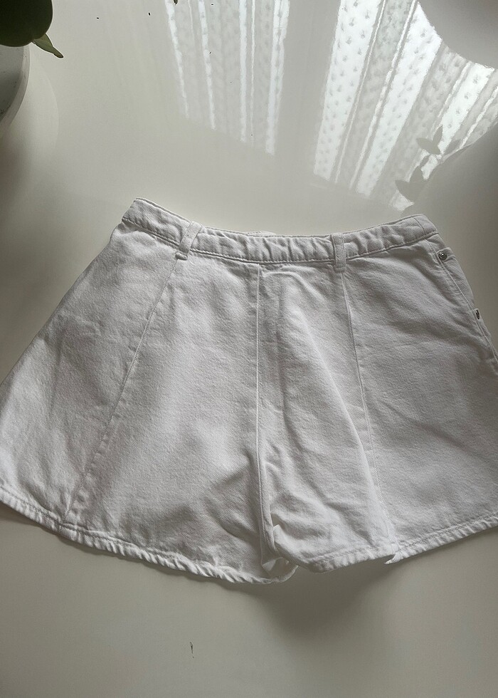 Bershka marka kadın şort - Görsel 4