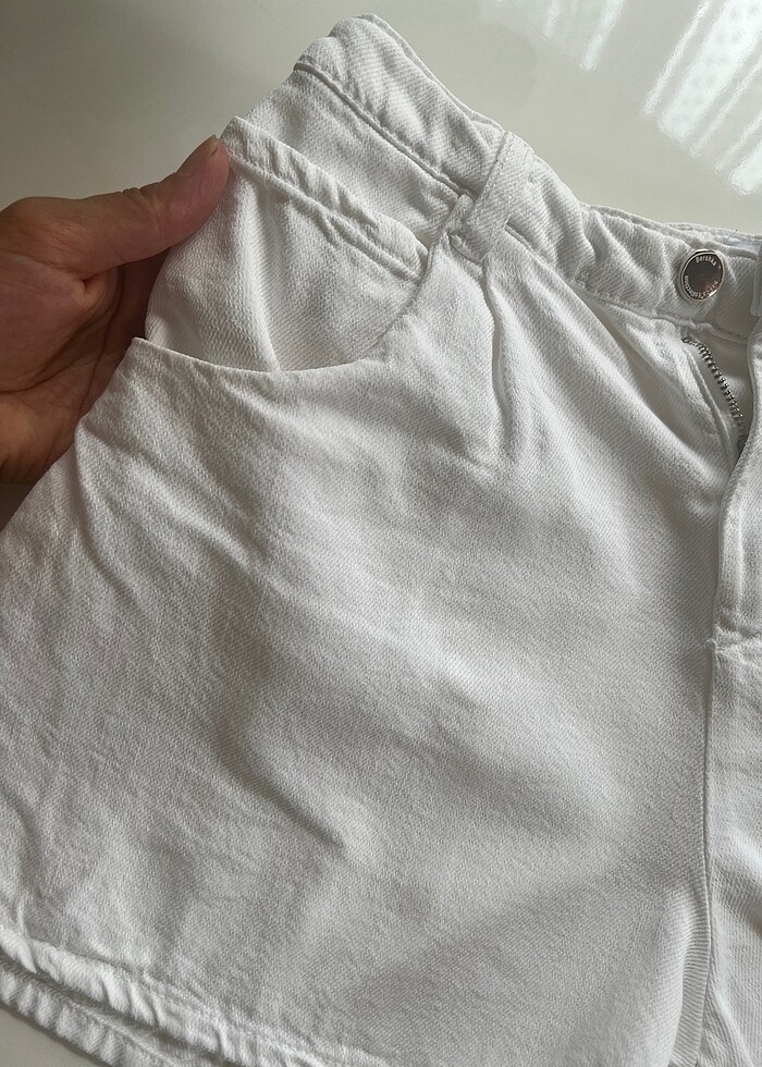 Bershka marka kadın şort - Görsel 5