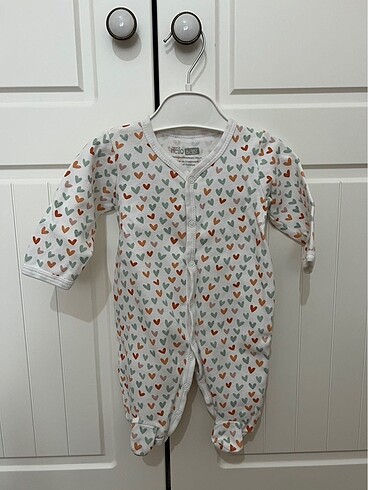 HelloBaby 2li şapka hediyeli bebek tulumu