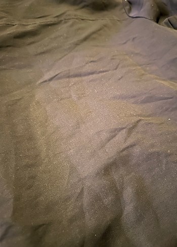 Erkek Çocuk Siyah Kapüşonlu Kürklü Mont - Görsel 4