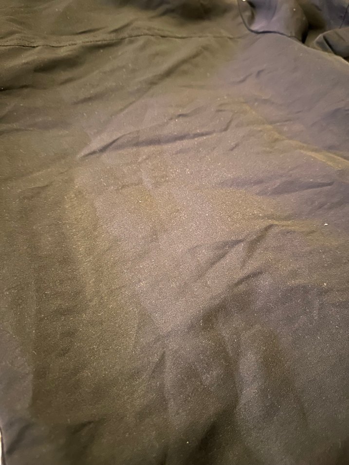 Erkek Çocuk Siyah Kapüşonlu Kürklü Mont - Görsel 4