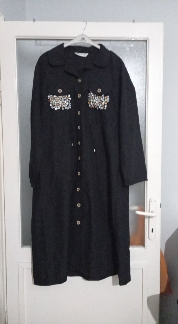 Uzun Kollu Siyah Nakışlı Kadın Tunik - Görsel 2