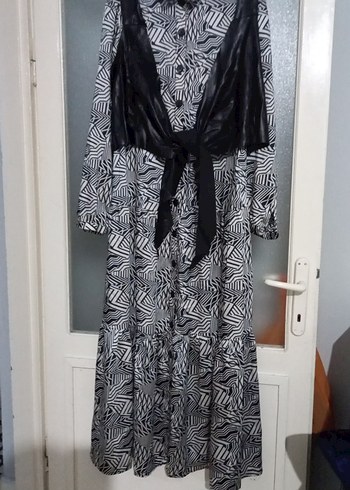 Zebra Desenli Uzun Gri Elbise - Görsel 2