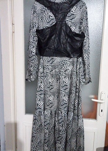 Zebra Desenli Uzun Gri Elbise - Görsel 5