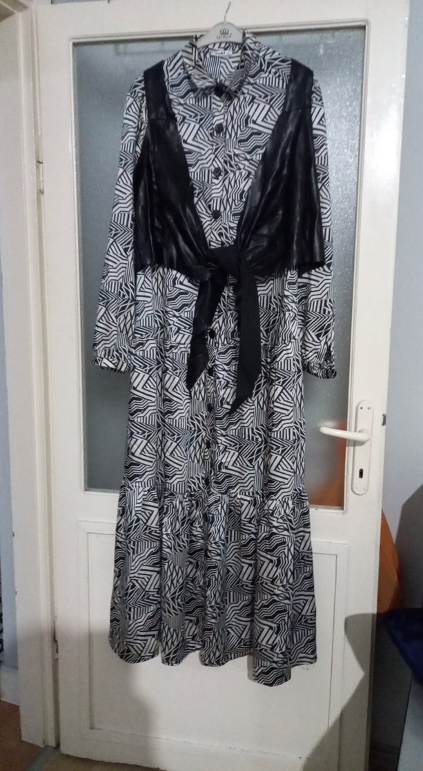 Zebra Desenli Uzun Gri Elbise - Görsel 2