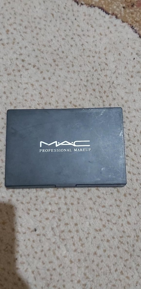 Çok Renkli Işıltılı Göz Farı Paleti - Görsel 2